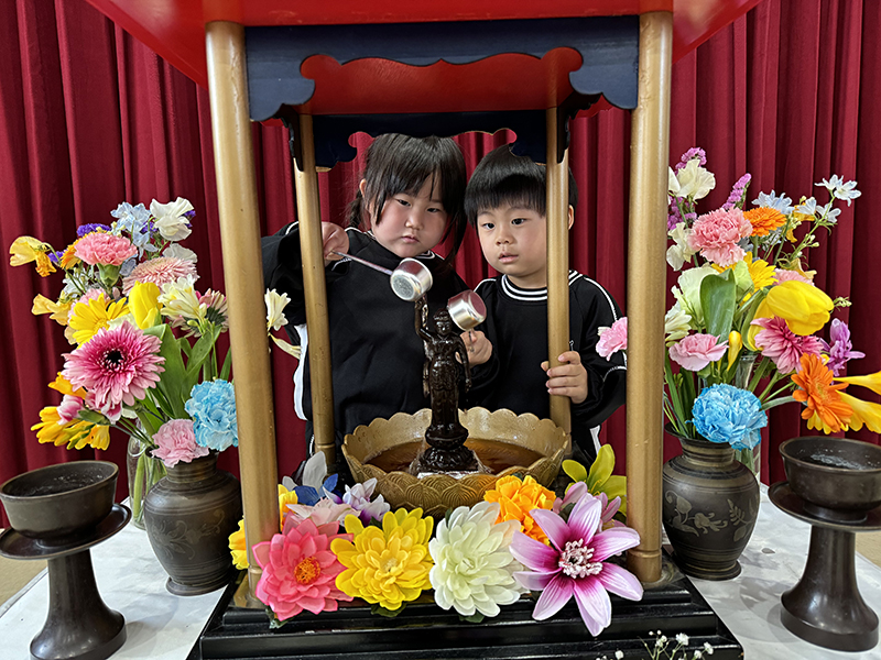 令和6年度 4月 花まつり「おしゃかさま お誕生日 おめでとうございます」